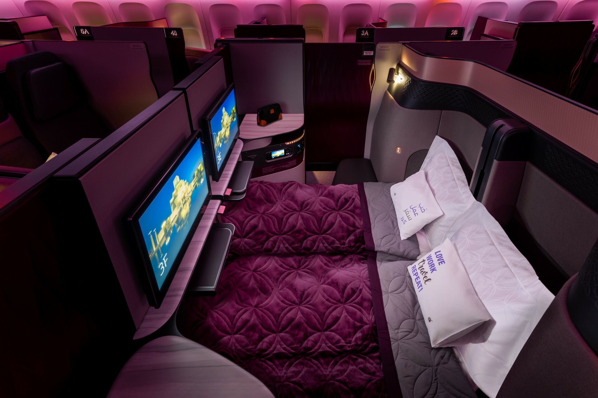 Experimentando o Luxo Aéreo: Uma Viagem na Classe Executiva da Qatar Airways